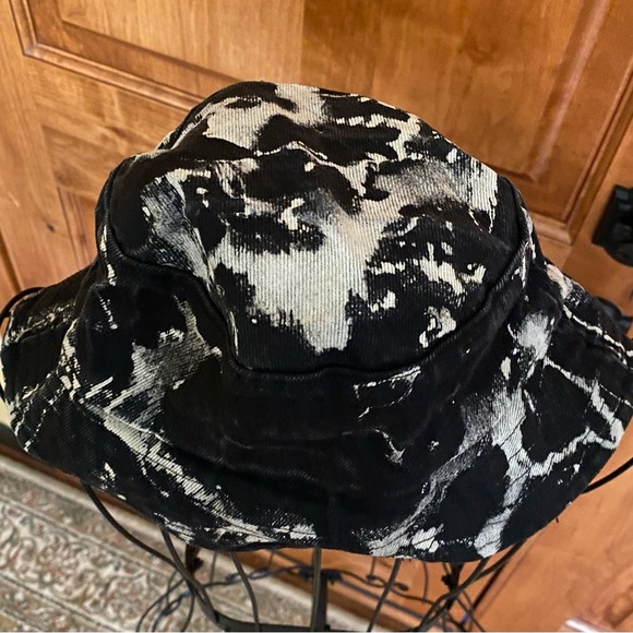 Cappelli black and white bucket hat - Picture 3 of 4